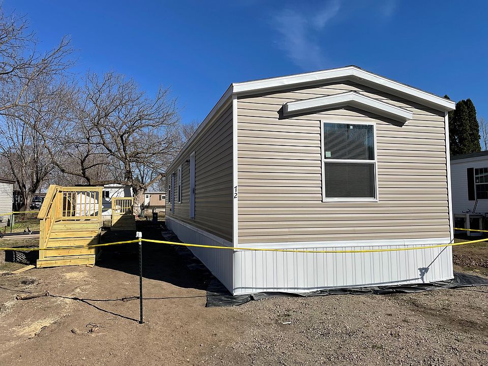 2nd image of 72 Michigan Ln