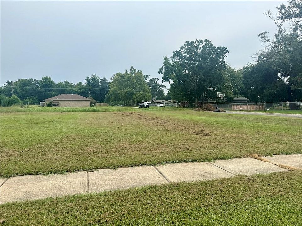 2nd image of 2601 Reunion Dr