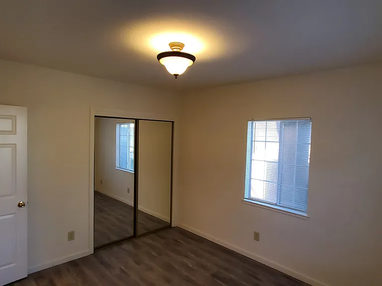 571 El Camino Ave — Photo 14
