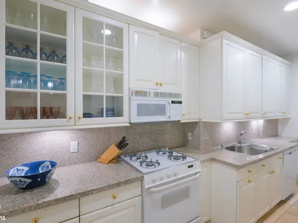 258 Riverside Drive image 9 of 10