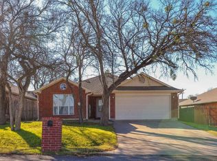 215 3rd St, Kennedale, TX 76060