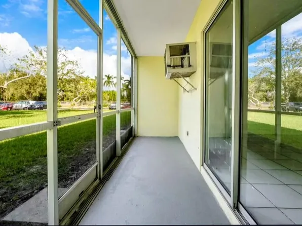 100 SW 132nd Way, Pembroke Pines, FL
