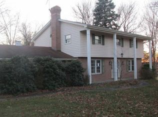 247 McKenzie Rd, Clinton, PA 15026