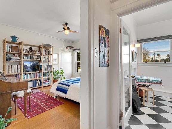 3rd image of 5121 1/2 Eagle Rock Blvd APT A
