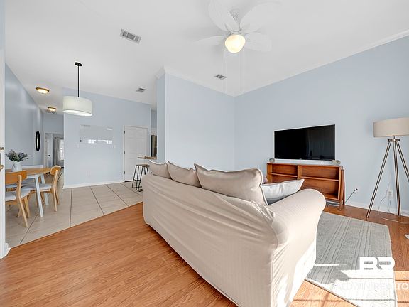 4th image of 4 Yacht Club Dr APT 180