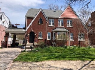 582 Neff Rd, Grosse Pointe, MI 48230