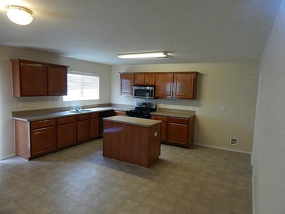 3rd image of 7910 Moss Springs Ct