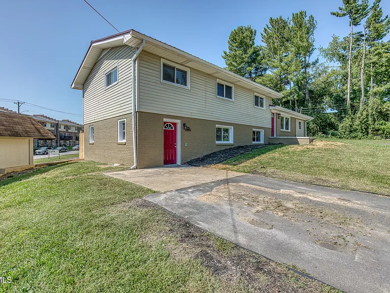 1216 Norway St #102 — Photo 14