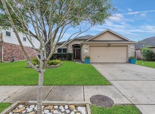 2211 Day Dr, Pearland, TX 77584