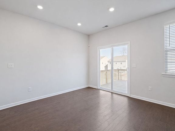 5th image of 15104 Moulin Court Dr
