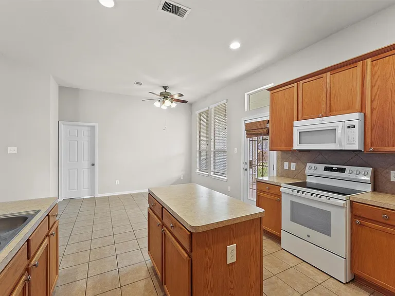 26975 Sabinal Trl — Photo 12