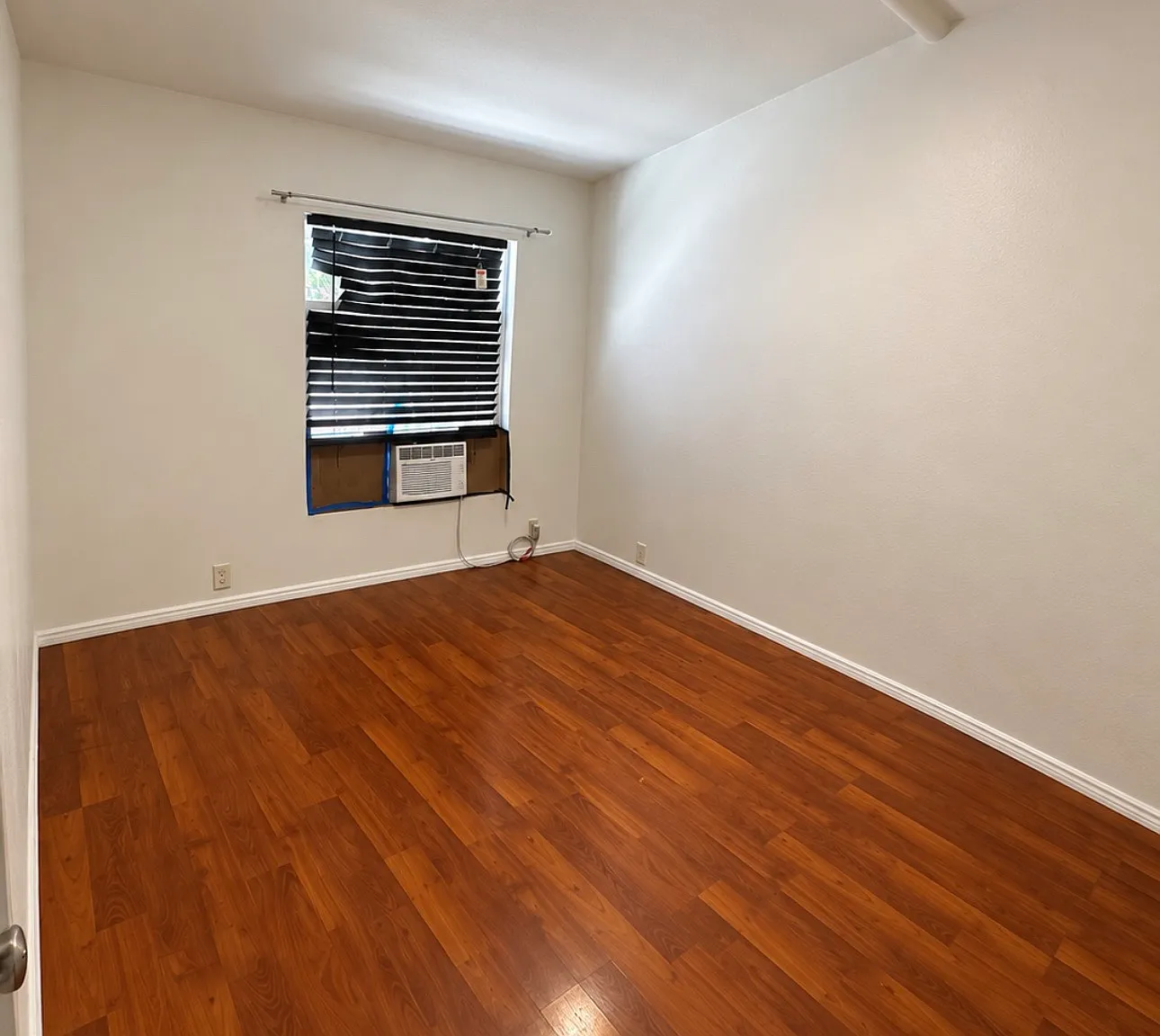 2 bed, 872 sqft, $1,200 — Photo 2
