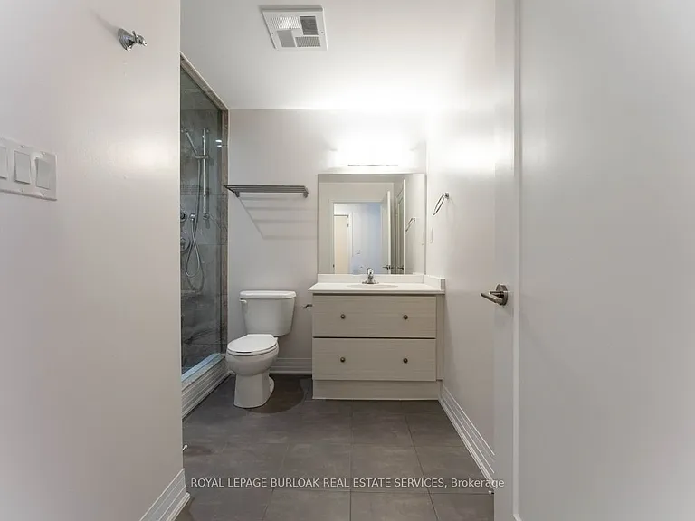 10 Concord Pl #213 — Photo 18