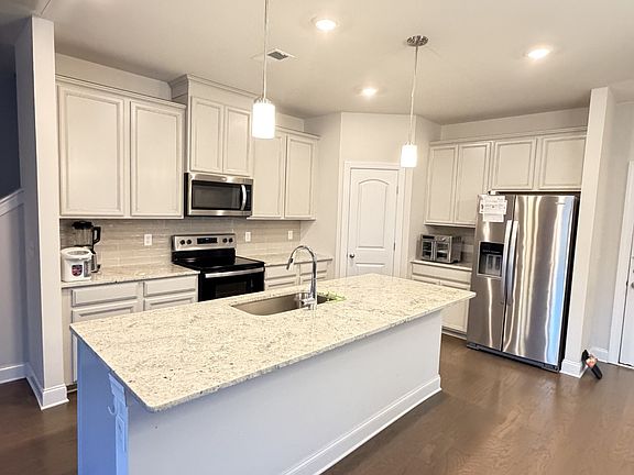 2nd image of 1253 W End Station Dr