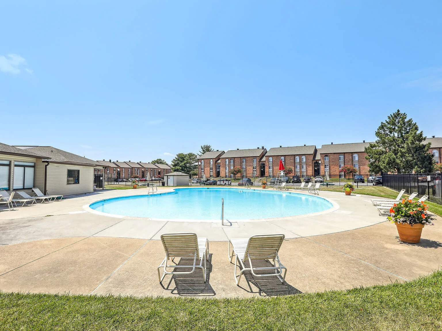 Tuscany Woods Apartments — Photo 4