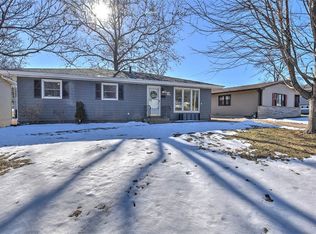 29 Ridge Dr, Decatur, IL 62521