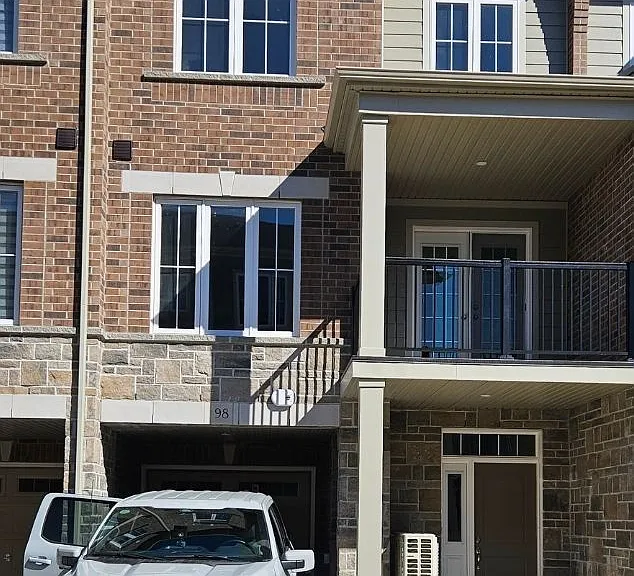 677 Park Rd N #98 — Photo 1