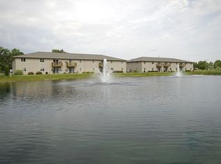 308 Golfview Rd APT 5, Cecil, WI 54111