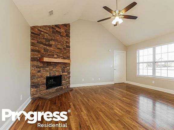 4th image of 412 Wesley Dr