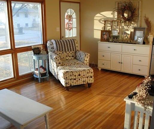 1630 living room3