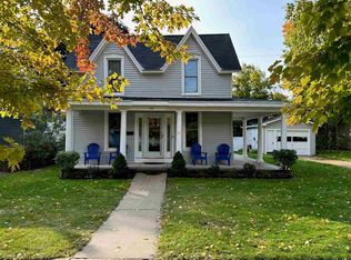306 Mason St, Charlevoix, MI 49720