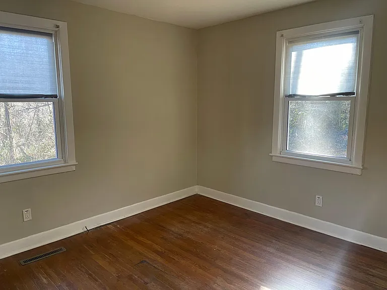 634 23rd Ave NE — Photo 11