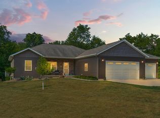 1112 6th Ave SE, Waverly, IA 50677