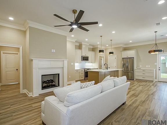 4th image of 40215 Maddie Dr