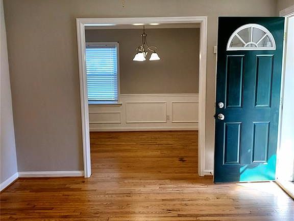 3rd image of 10107 Saint Katherine Ln