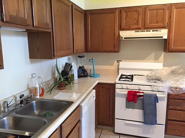 1st image of 913 W Newport Ave #2