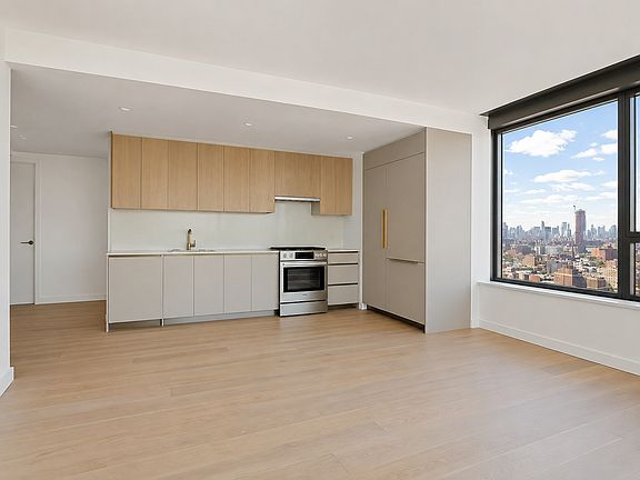 4th image of 3 Court Sq #2802