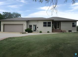 610 Maple St, Yankton, SD 57078