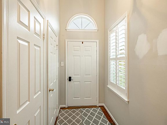 4th image of 110 Fairfield Ct
