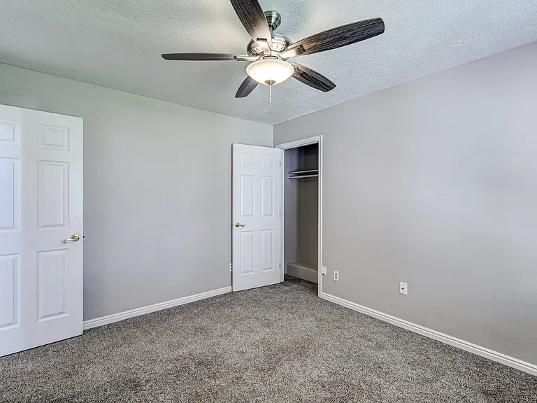 1545 W 5650 N — Photo 28
