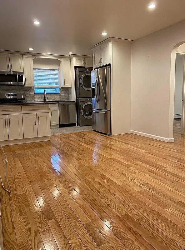 2 bed, 1.0 bath, 607 sqft, $1,748 — Photo 1