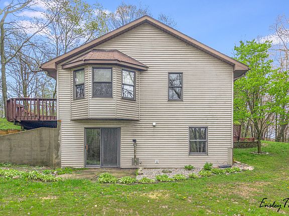 2nd image of 9750 Tiffany Creek Dr NE