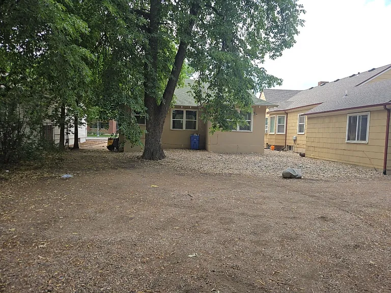 624 W Laurel St — Photo 2