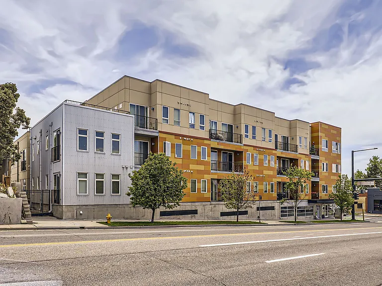 SloHi Flats — Photo 11