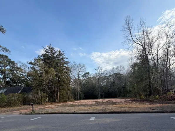1107 Woodlawn Dr, Dothan, AL 36301