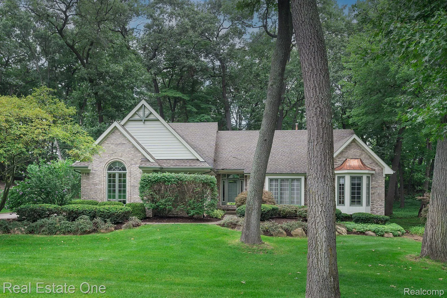8140 High Point Trl photo 1