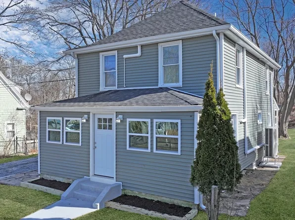 88 South St, Plymouth, MA 02360