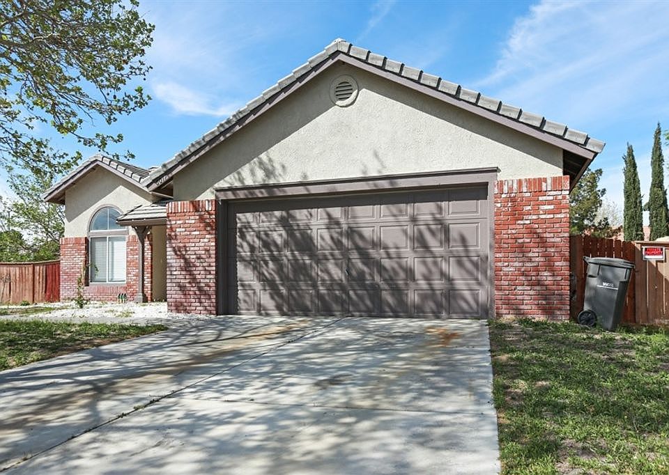 1st image of 6017 Barcelona Dr