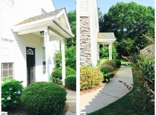 211 Marshland Ln, Greer, SC 29650