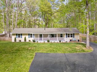 8 Colyer Rd, Fredericksburg, VA 22406