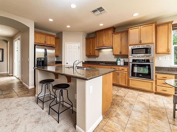 3rd image of 1063 Gemwood Way