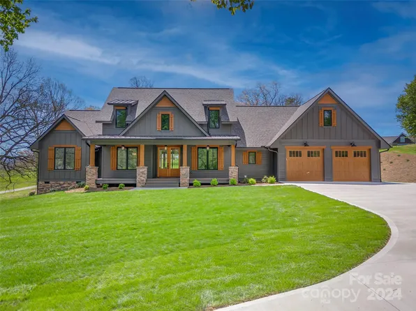 186 Branchwater Dr, Mills River, NC 28759
