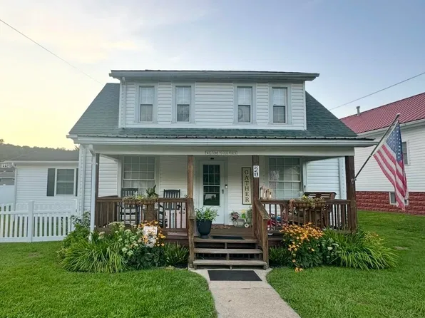 221 Brownlow Ave, Grafton, WV 26354