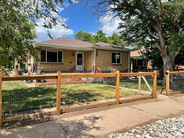 3261 S Pearl St — Photo 1