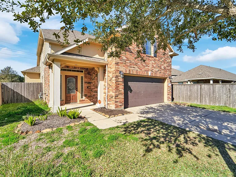 5407 Baronet Dr — Photo 2