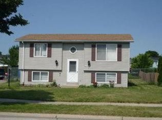 6463 N 104th St, Milwaukee, WI 53224